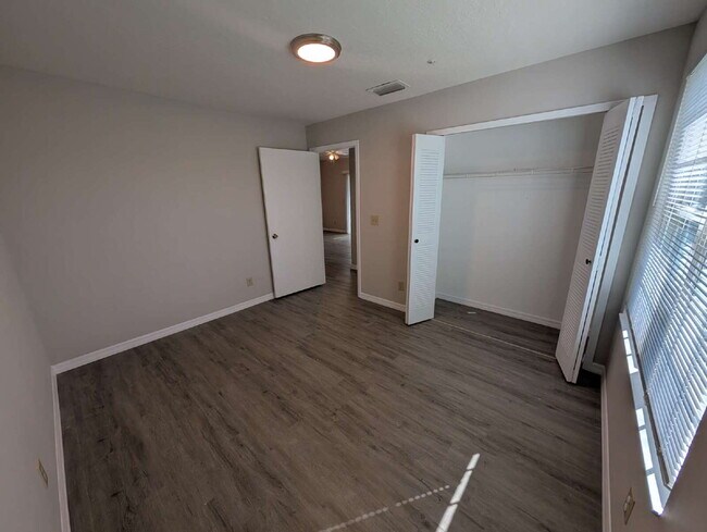 Building Photo - Spacious 3-Bed, 2-Bath Condo Oasis in Beautiful Suntree