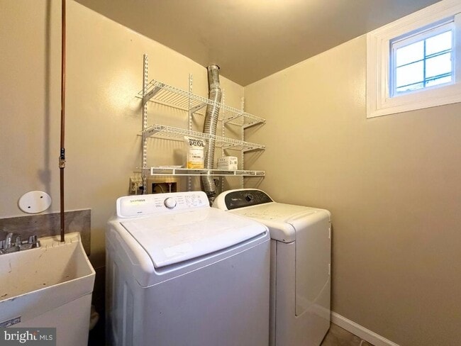 Building Photo - 6502 Brick Hearth Ct