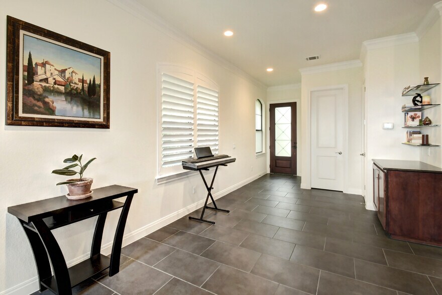 Building Photo - 4000 Ranch Road 620 N Unit 4