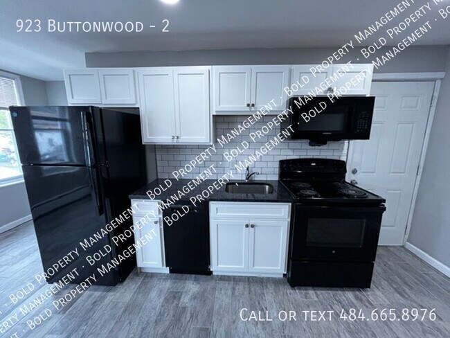 Building Photo - 923 Buttonwood-2