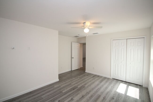 Building Photo - Beautiful 4 Bedroom, 2 Bathroom Home in Palm Bay!!