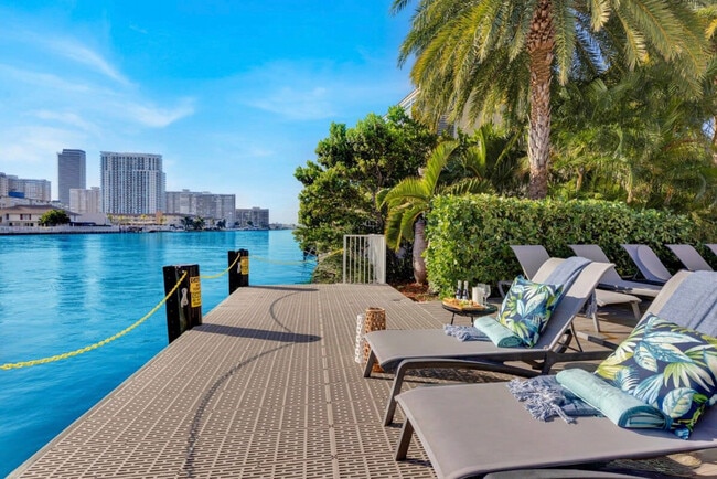 Building Photo - 1180 E Hallandale Beach Blvd