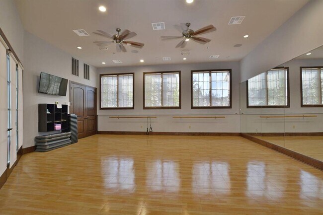 Building Photo - 106 Bella Toscana Ave