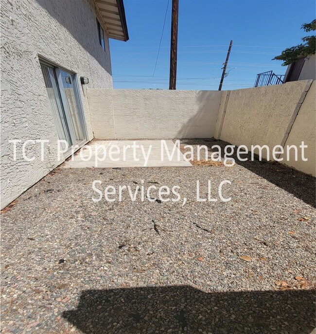 Building Photo - Cute 2 bed 1.5 bath in Mesa!