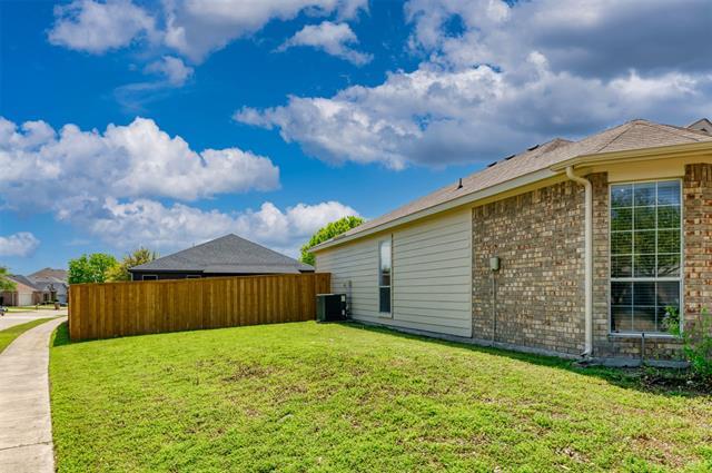 Building Photo - 9901 Amaryllis Ln
