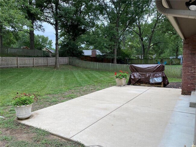 Building Photo - 762 La Feil Dr