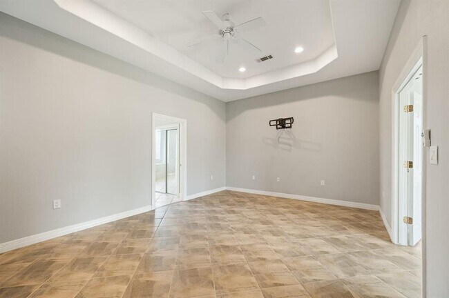 Building Photo - 13819 Lakeview Meadow Dr