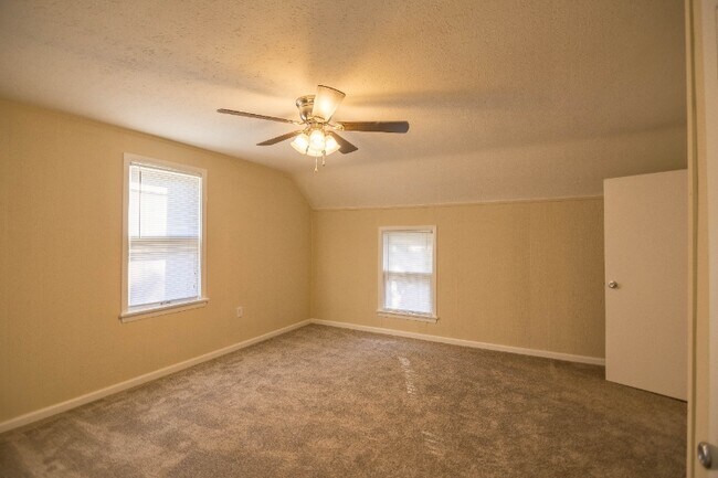 Building Photo - 37355 2nd St