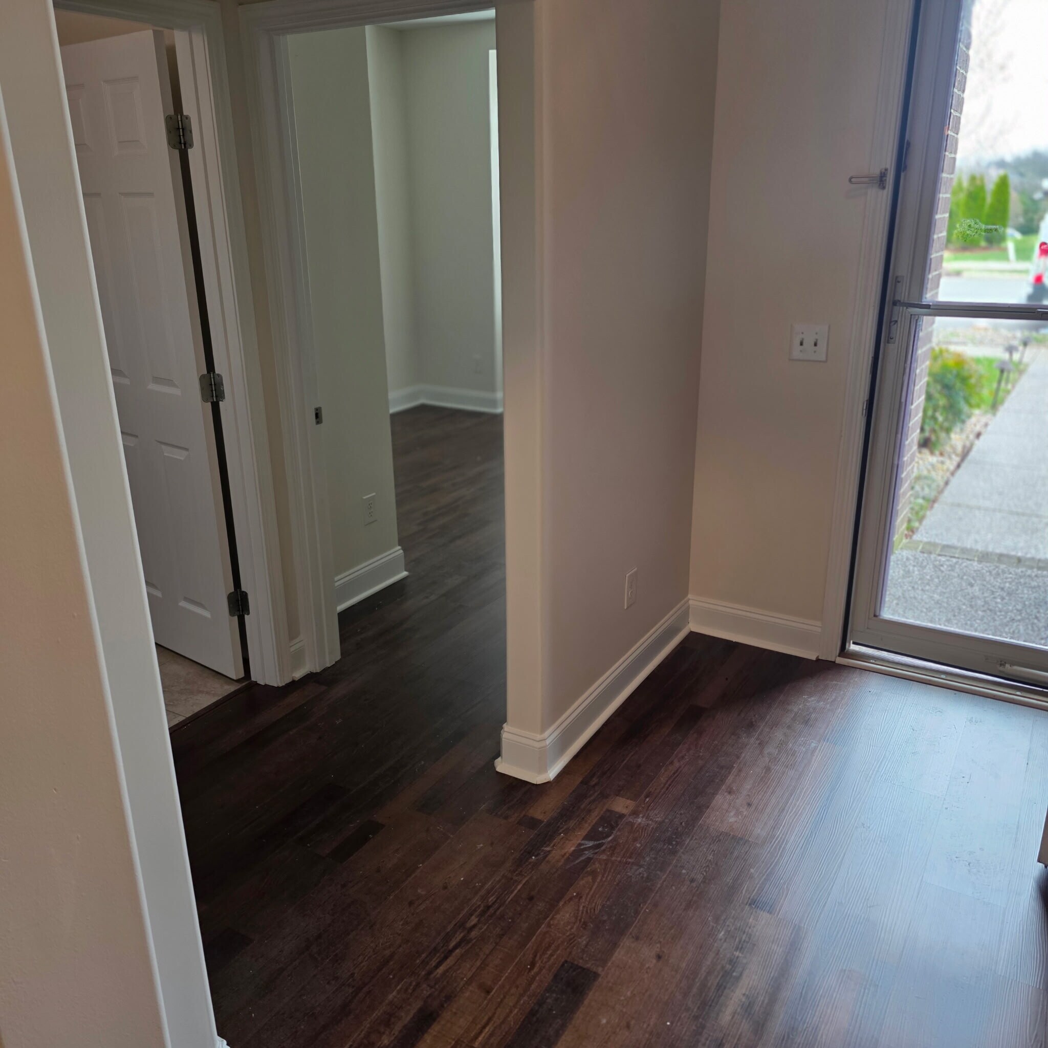 Building Photo - 466 Carriage House Ln