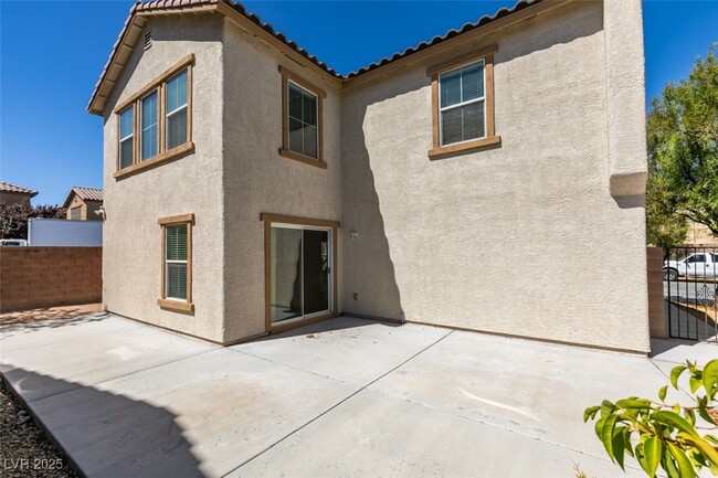 Building Photo - 11110 Fort Bowie St