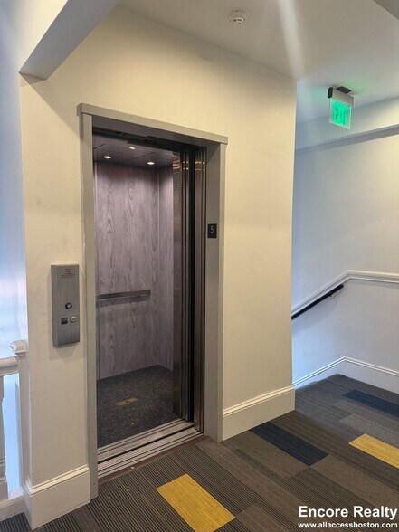 Building Photo - 11 Queensberry St