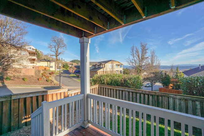 Building Photo - BEAUTIFUL VIEWS of MT. HOOD