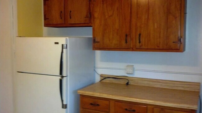 Building Photo - 105-4 E Main St