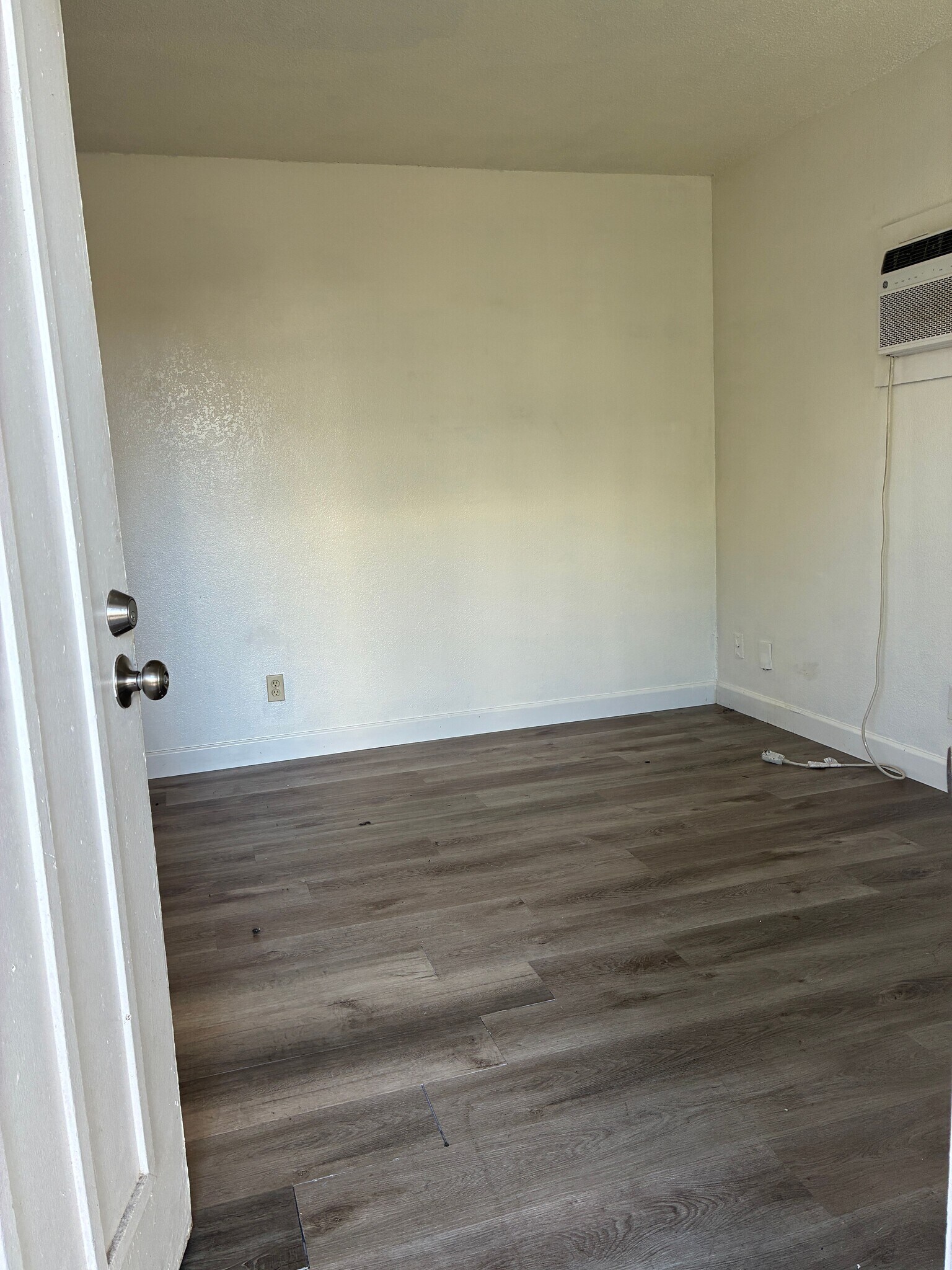 Building Photo - 416 3rd St