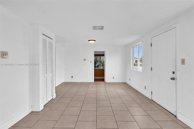 Building Photo - 520 NW 60th Way