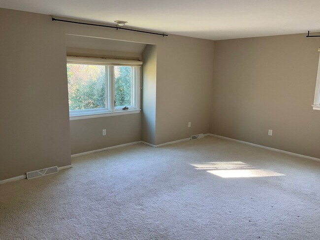 Building Photo - 4-Bedroom Home with 2 Full + 2 Half Baths ...