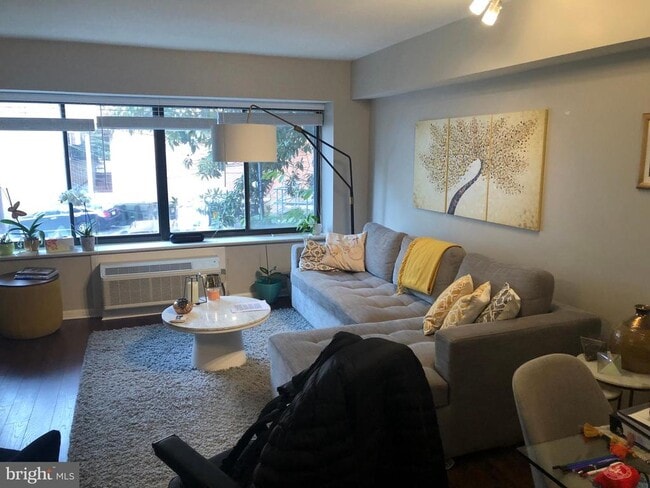 Building Photo - 2405 I St NW