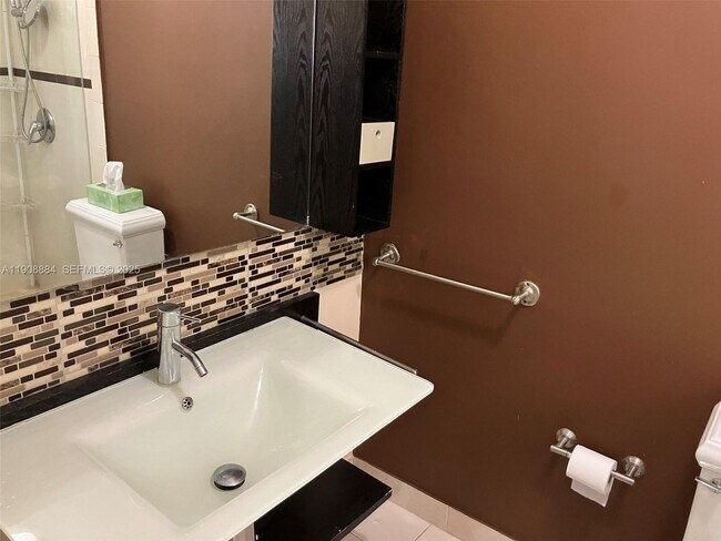 Building Photo - 8500 SW 109th Ave