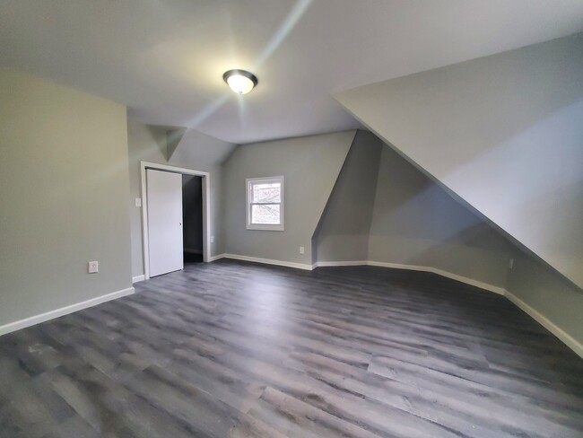 Unit 3 - 220 N 5th St