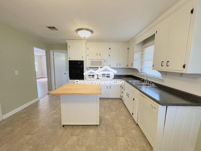 Building Photo - 3904 S Rd