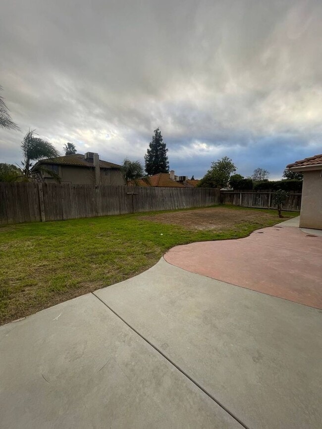 Building Photo - Live Vibrantly at 2488 Plumwood!