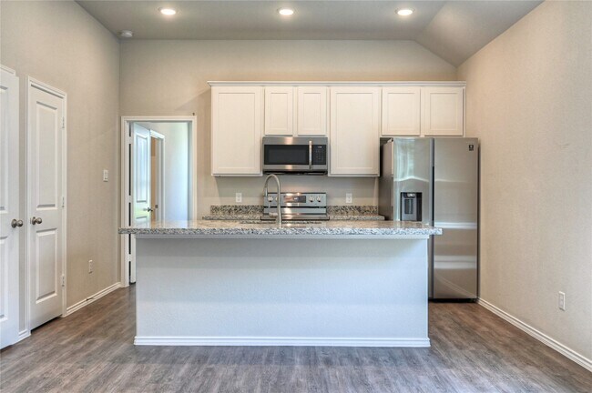 Building Photo - 11779 White Cedar St