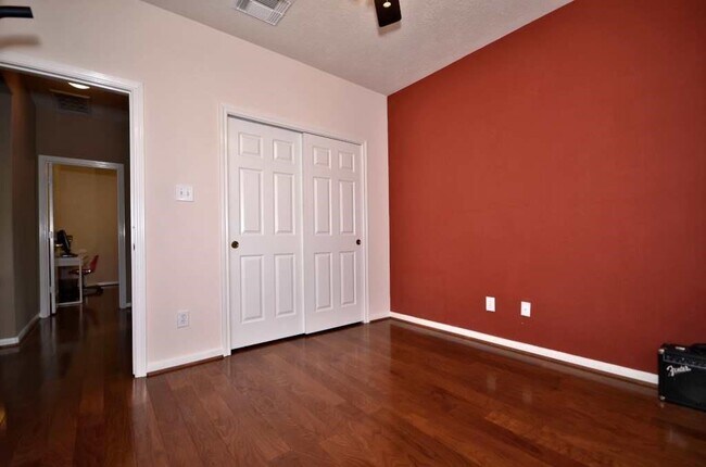 Building Photo - 21114 Albany Park Ln