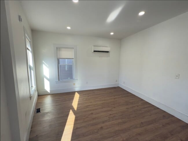 Building Photo - 112 South St