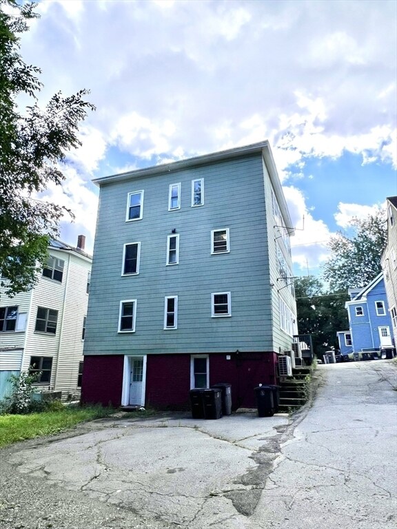 Building Photo - 71 Ash St