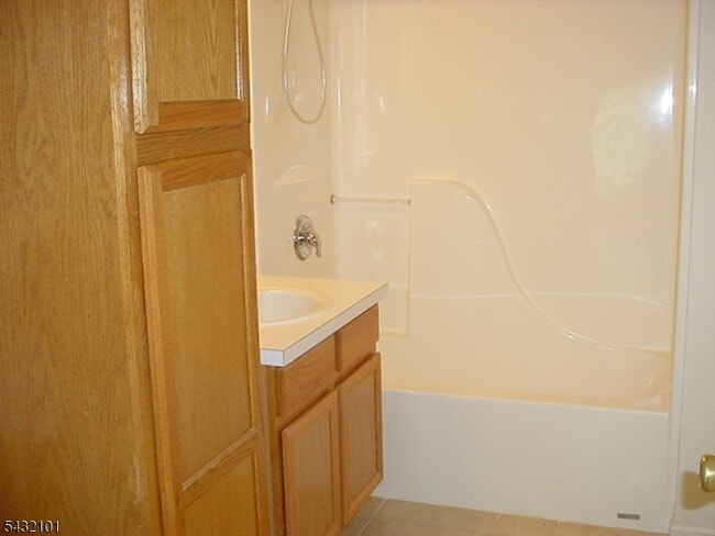 Building Photo - 165 Falcon Ridge Way N