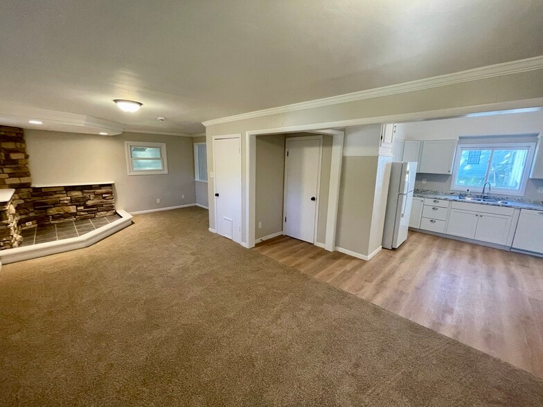 Building Photo - 175 W Moore St