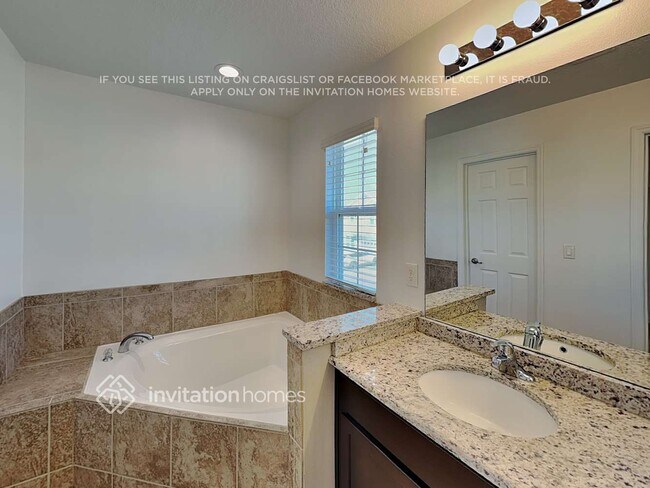 Building Photo - 3596 Sanctuary Dr