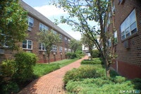 Building Photo - 637 Cove Rd