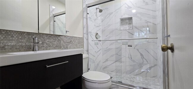 Building Photo - 1000 SE 2nd St