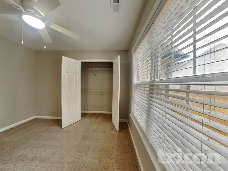 Building Photo - 105 Haven Grove Trail