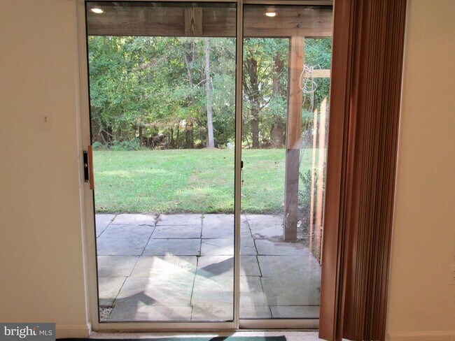 Building Photo - 14 Tivoli Lake Ct