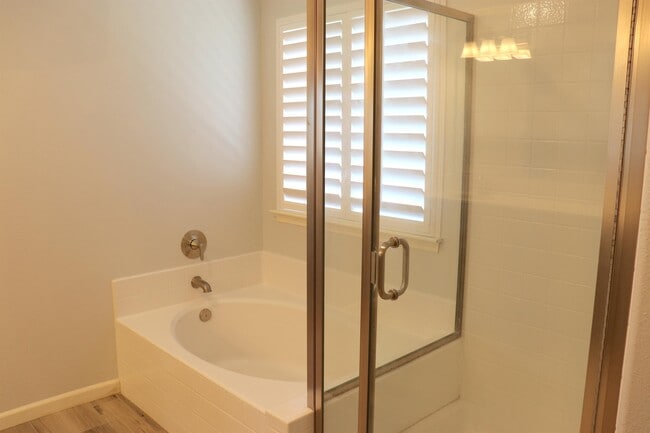 Building Photo - 1884 Clover Drive