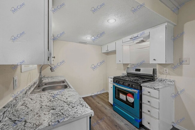 Building Photo - 15122 Marsha Dr