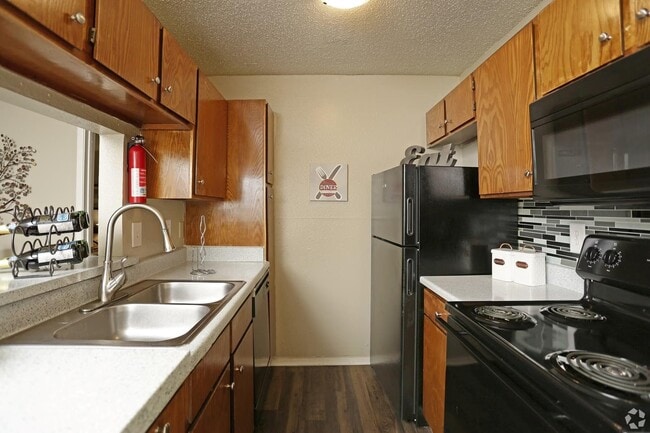 Building Photo - 11050 Woodmeadow Pkwy