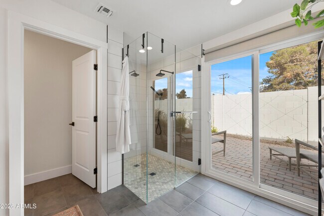 Building Photo - 4244 N 35th Pl