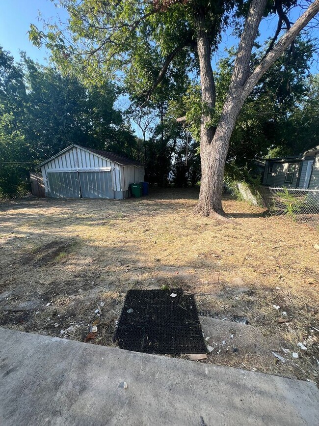 Building Photo - Springview 2 bedroom, 1 bath