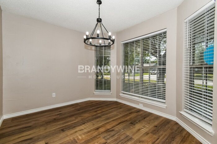 Building Photo - 108 Mapleridge Dr