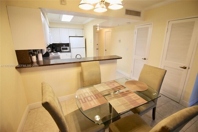 Building Photo - 2501 S Ocean Dr