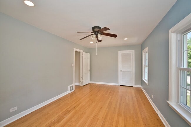Building Photo - 6700 N Monticello Ave