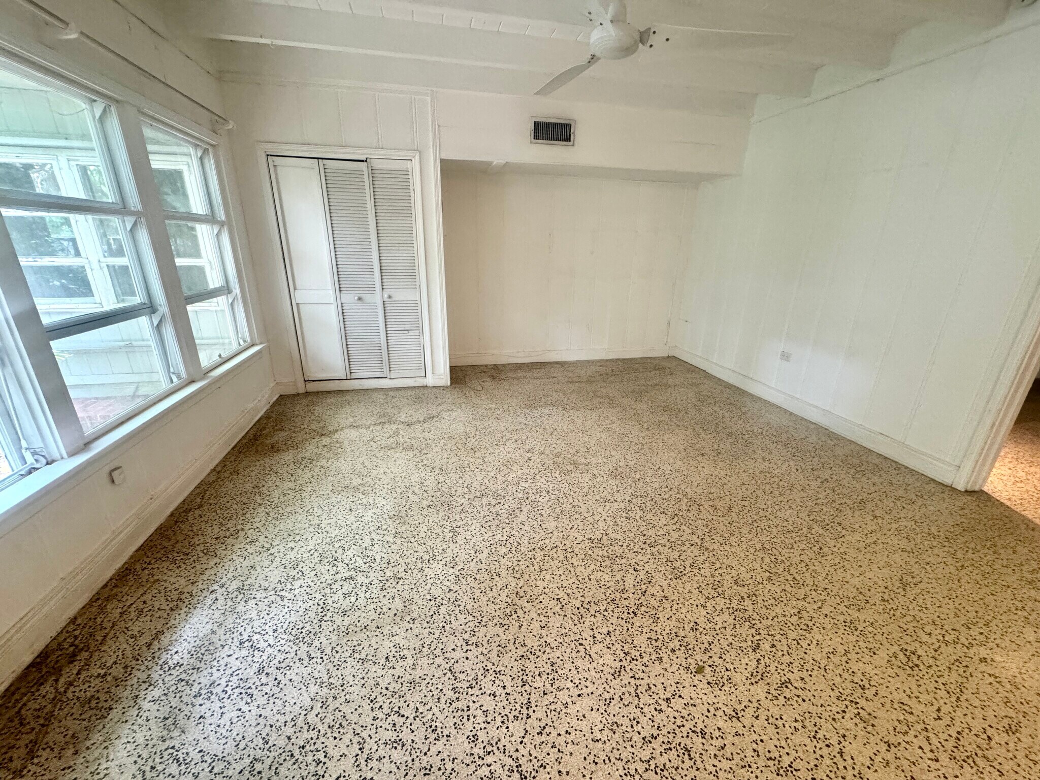 Building Photo - 5958 SW 60th St