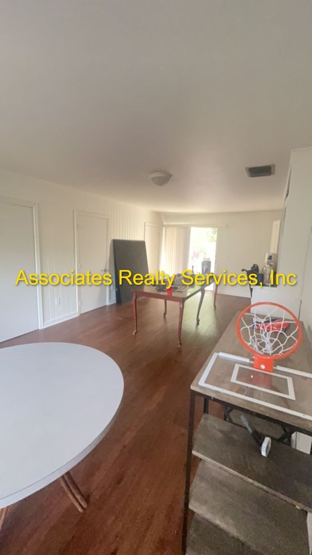 Building Photo - Four Bedroom, 2 bath 2,241 SF