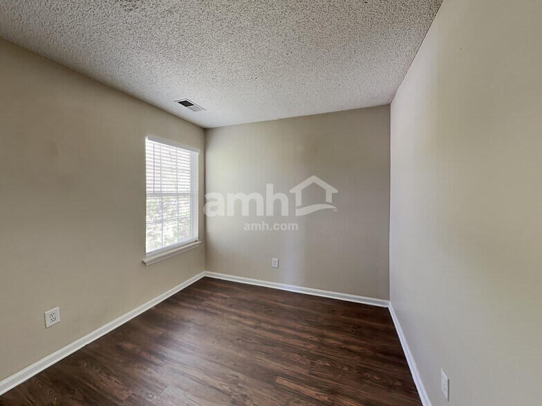 Building Photo - 9817 Stephen Thompson Ln