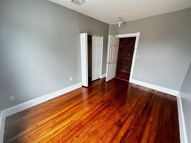 Building Photo - Available now - Only pay half broker fee -...