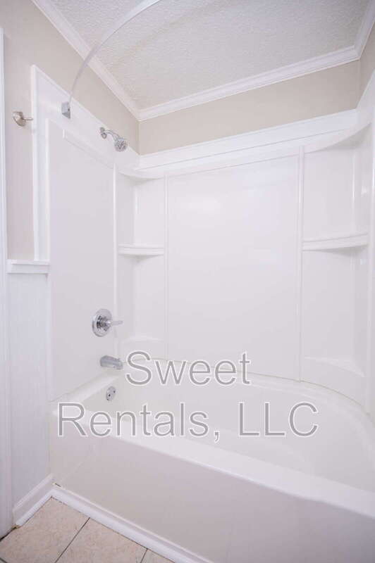 Building Photo - 415 Parkdale Dr