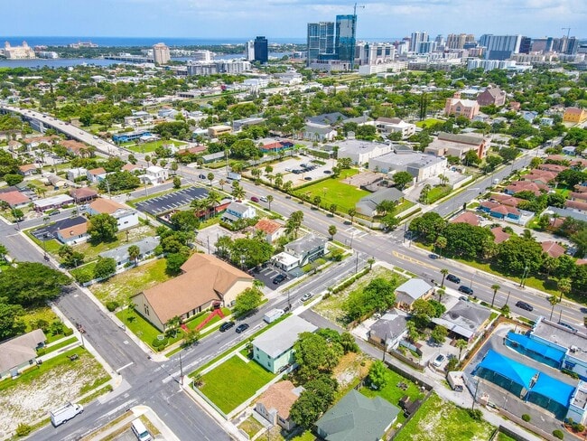 Building Photo - 1319 Douglass Ave